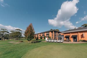 thumbnail: Golf