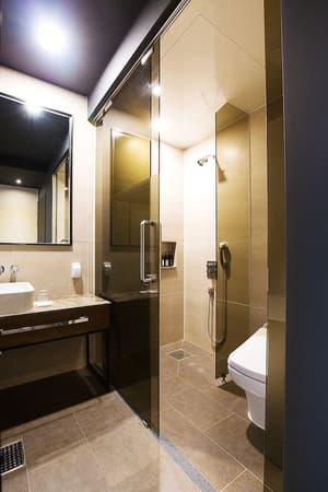 thumbnail: Bathroom