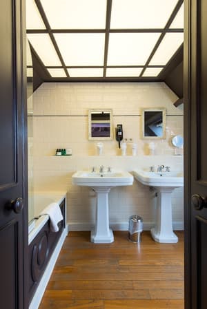 thumbnail: Bathroom sink