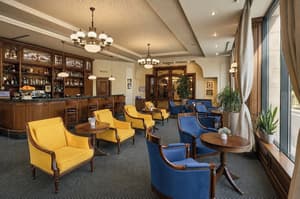 thumbnail: Lobby sitting area