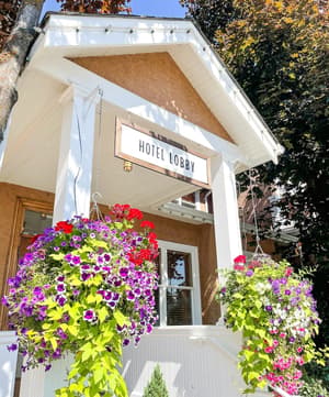 thumbnail: Exterior