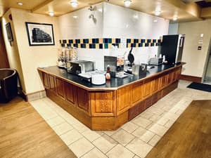 thumbnail: Breakfast area