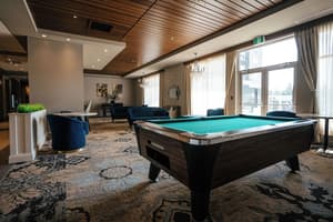 thumbnail: Lobby sitting area