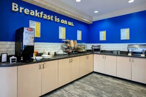 thumbnail: Breakfast area