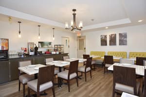 thumbnail: Breakfast area