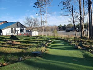 thumbnail: Mini-golf