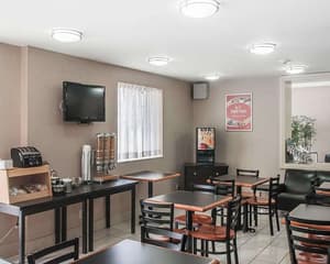 thumbnail: Breakfast area