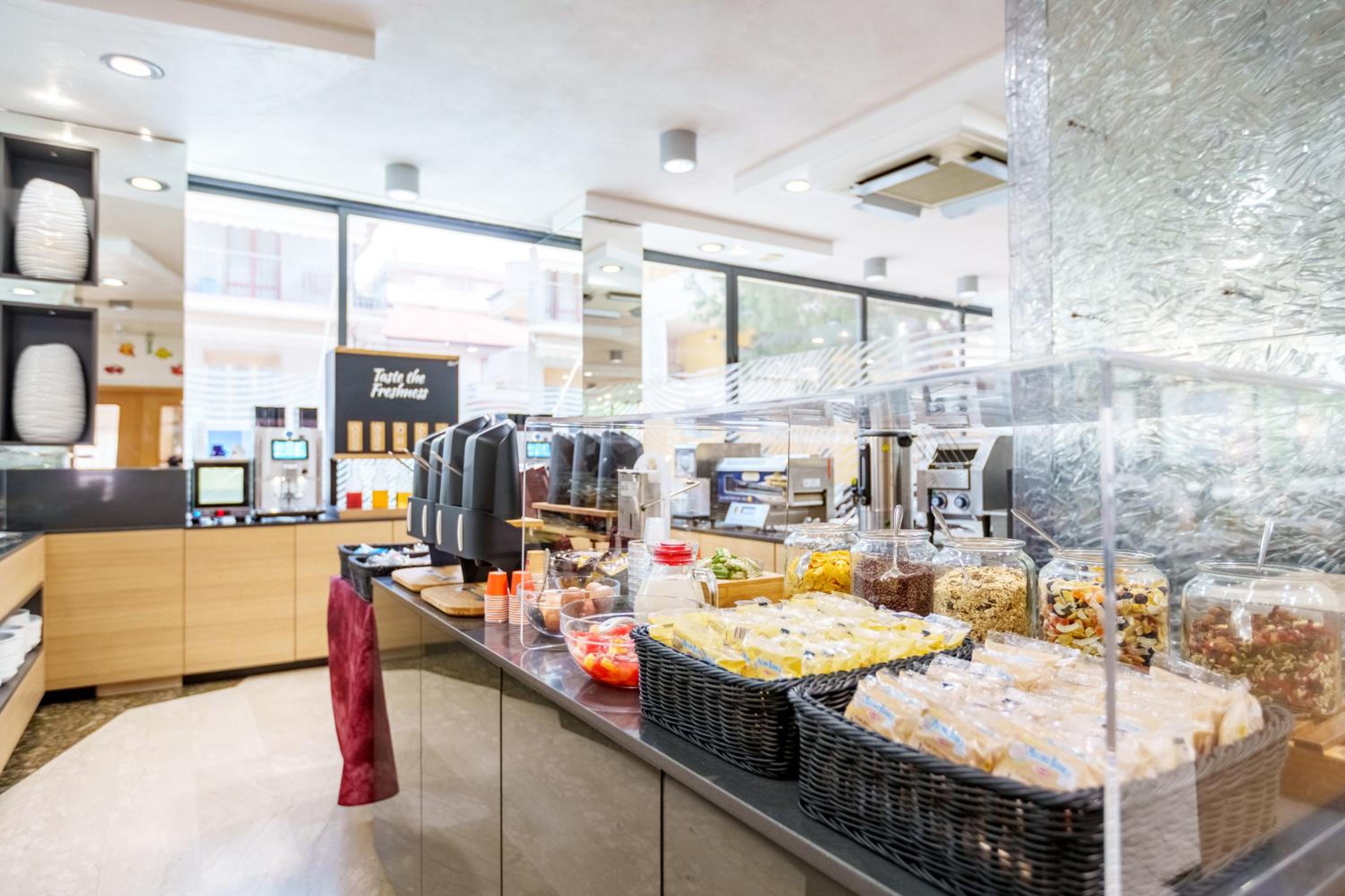 Restaurant-cafeteria