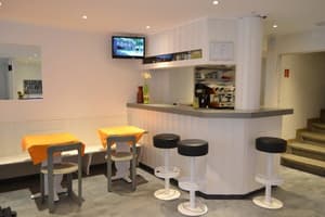 thumbnail: Bar (on property)
