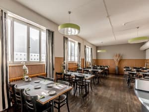 thumbnail: Restaurant