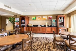 thumbnail: Breakfast area