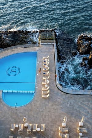 thumbnail: Pool