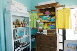 thumbnail: Gift shop
