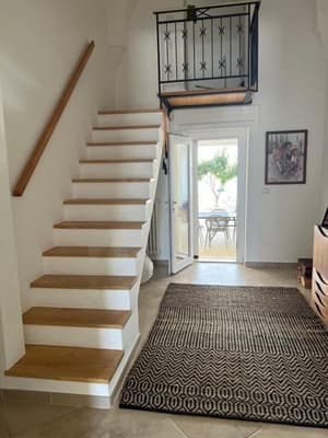 thumbnail: Interior entrance