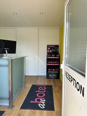 thumbnail: Reception