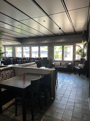 thumbnail: Lobby sitting area
