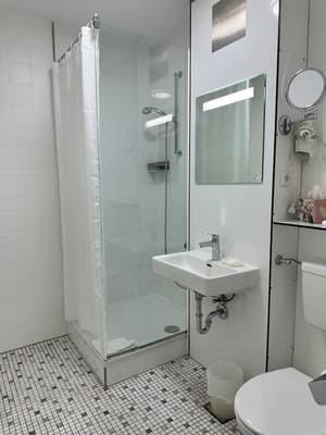 thumbnail: Bathroom
