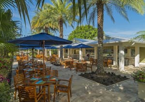 thumbnail: Poolside bar