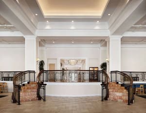 thumbnail: Bar (on property)
