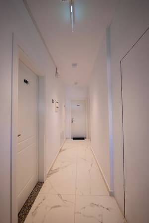thumbnail: Interior entrance