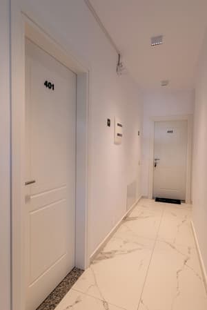 thumbnail: Interior entrance