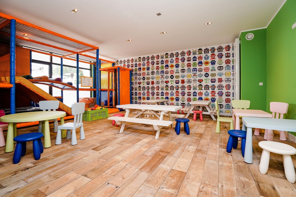Children's play area - indoor