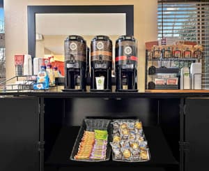 thumbnail: Breakfast area