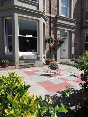 thumbnail: Front of property