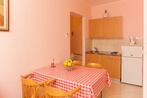 thumbnail: In-room dining