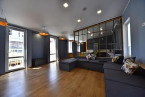 thumbnail: 293016146.jpg