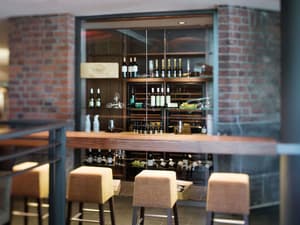thumbnail: Bar (on property)