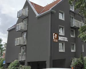 thumbnail: Front of property