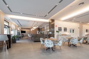 thumbnail: Restaurant