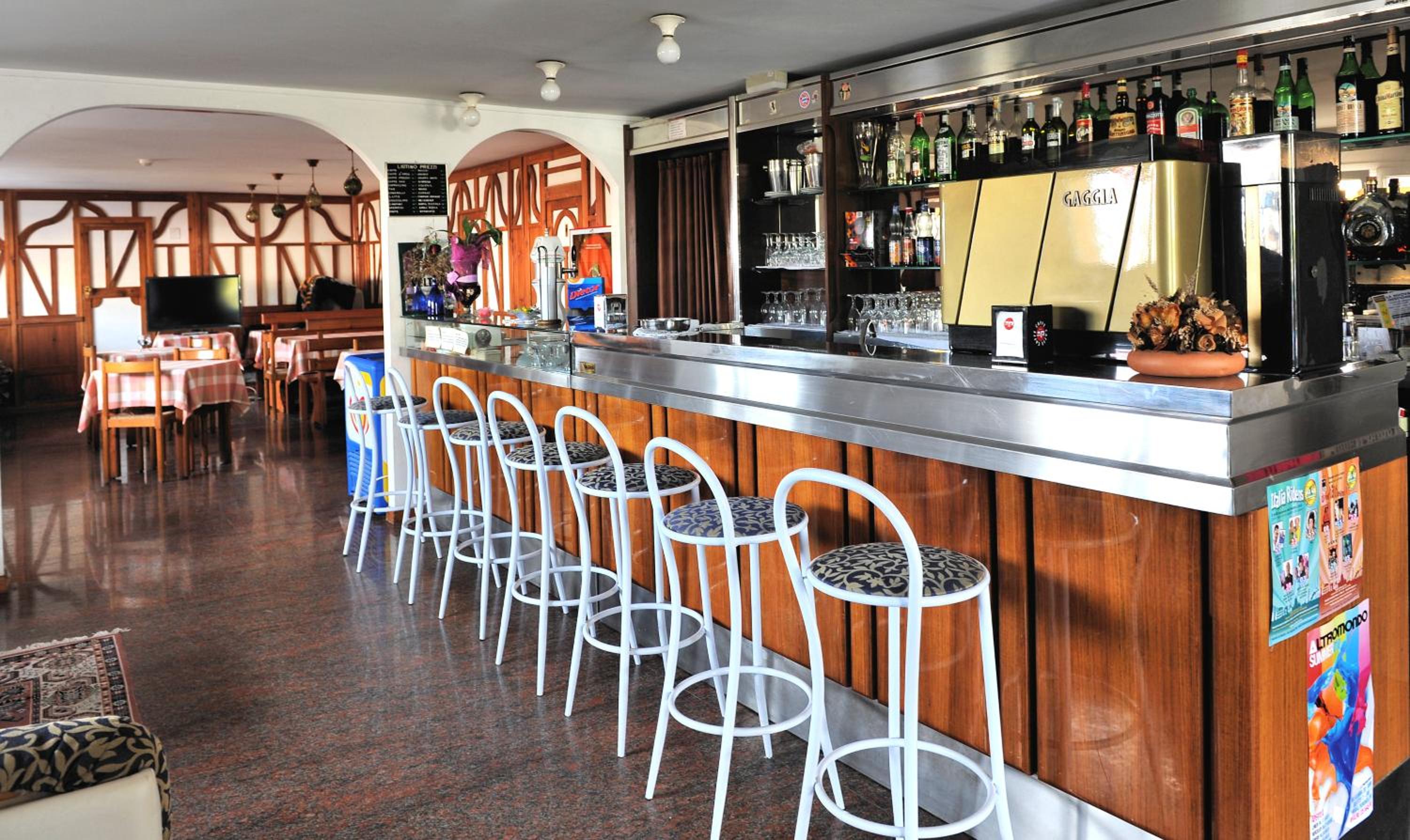 Restaurant-cafeteria