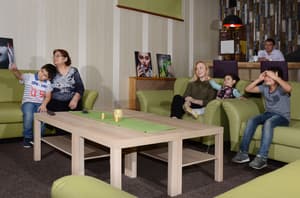 thumbnail: Family dining