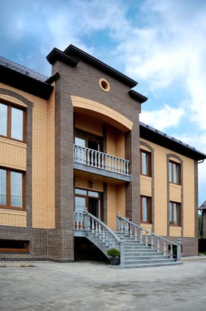 thumbnail: Front of property