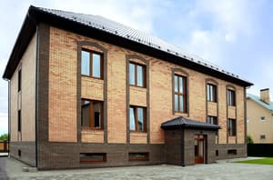 thumbnail: Front of property