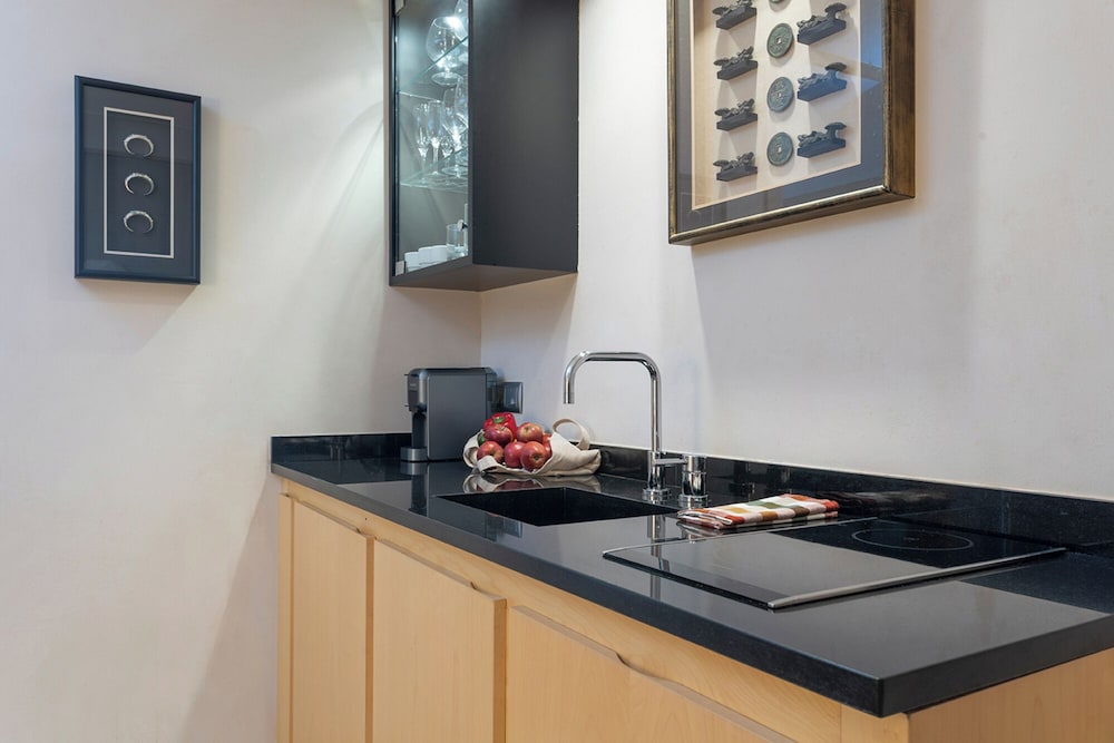 Private kitchenette