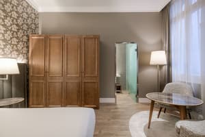 thumbnail: Room