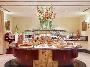 thumbnail: Breakfast area