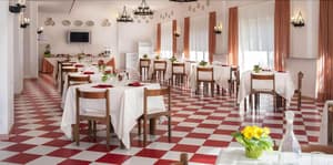 thumbnail: Restaurant