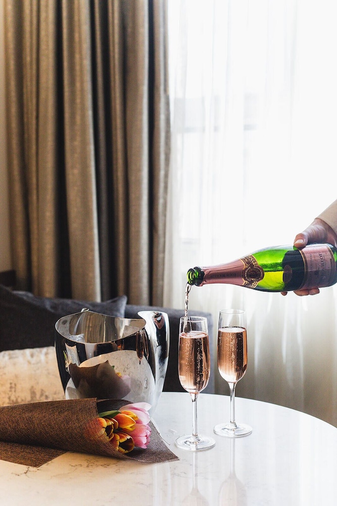 Champagne service