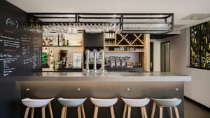 thumbnail: Bar (on property)