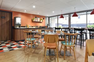 thumbnail: Breakfast area
