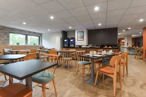 thumbnail: Breakfast area