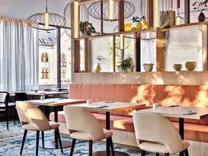 thumbnail: Bar (on property)