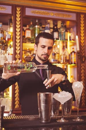 thumbnail: Bar (on property)