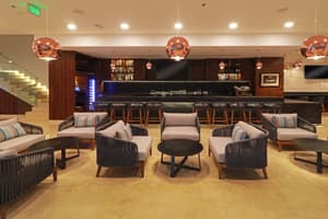 thumbnail: Bar (on property)