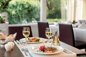thumbnail: Restaurant