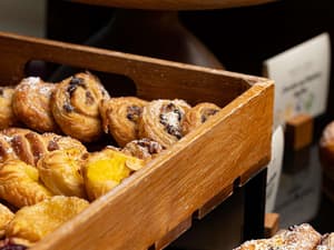thumbnail: Breakfast area